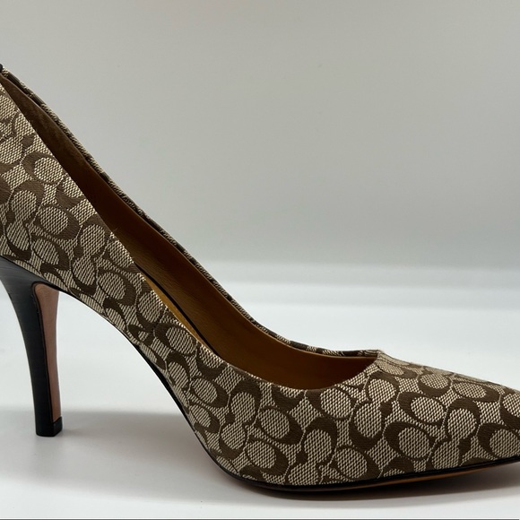 Coach! Signature Canvas! Like new! - Picture 2 of 6